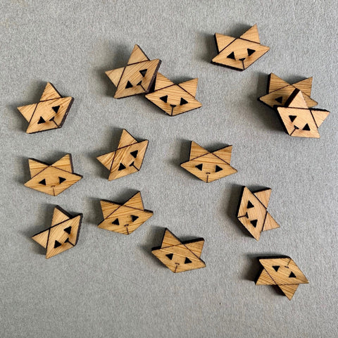 Arrow Mountain Cat Bamboo Buttons