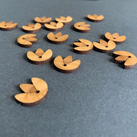 Arrow Mountain Tulip Bamboo Buttons