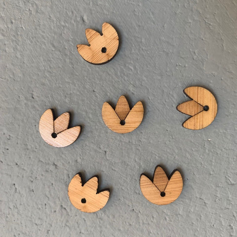 Arrow Mountain Tulip Bamboo Buttons