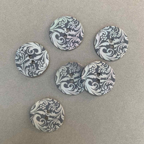 BOTANICAL AGOYA SHELL BUTTONS • Grey • 23mm