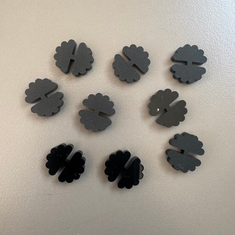 ARROW MOUNTAIN • FLOWER ACRYLIC BUTTONS • Black • 12mm X 14mm