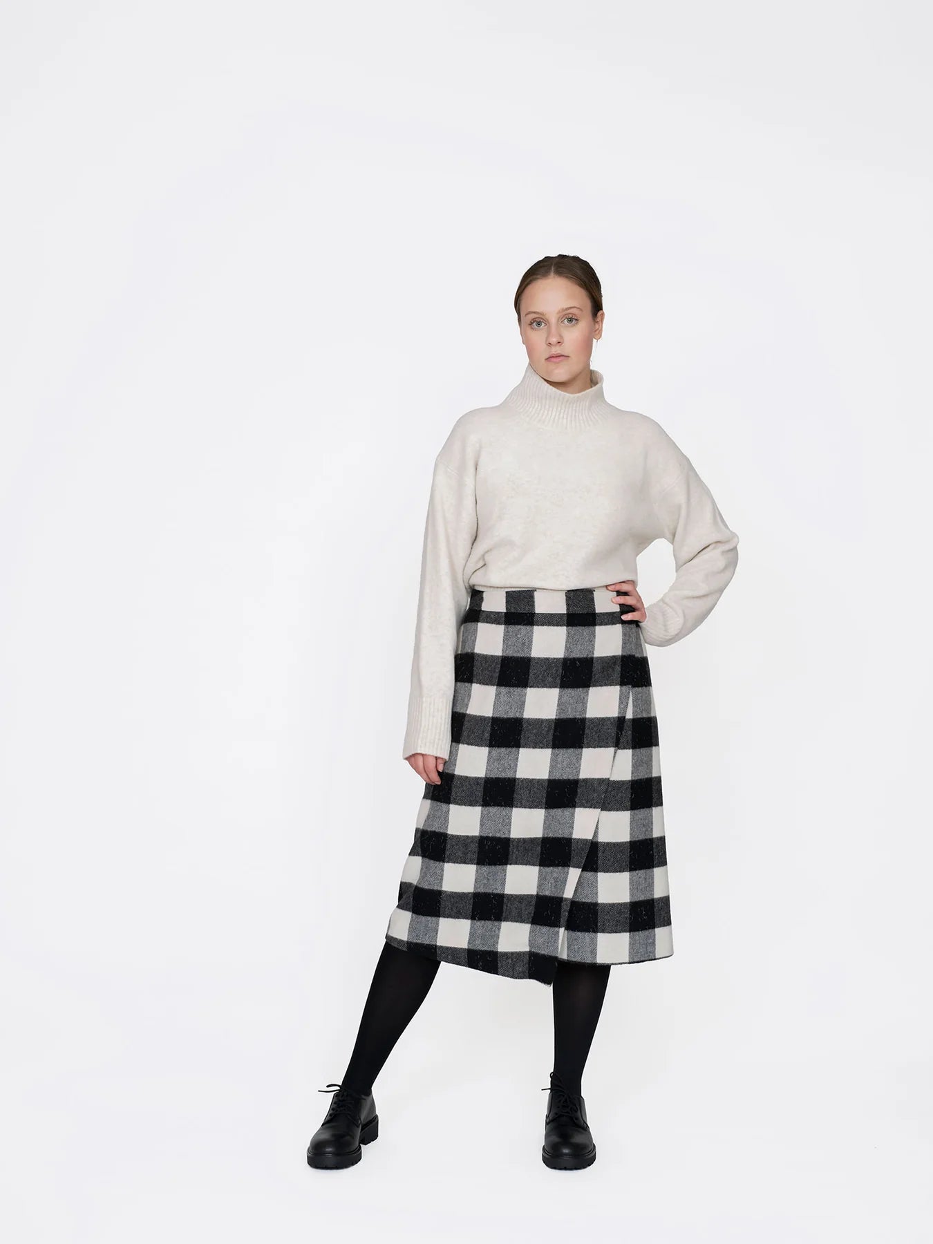 Black and white checkered skirt quilt online