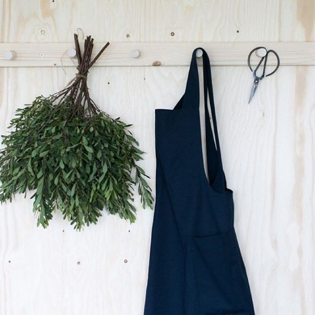 THE ASSEMBLY LINE Apron Dress Sewing Pattern (XS - 3XL) The Draper's Daughter THE ASSEMBLY LINE Apron Dress Sewing Pattern (XS - 3XL) The Draper's Daughter