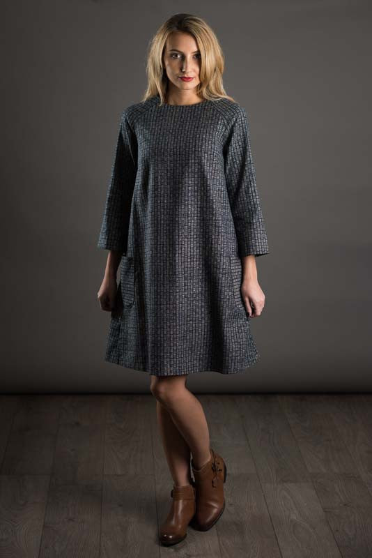 THE AVID SEAMSTRESS The Raglan Dress & Top Sewing Pattern The Draper's Daughter THE AVID SEAMSTRESS The Raglan Dress & Top Sewing Pattern The Draper's Daughter
